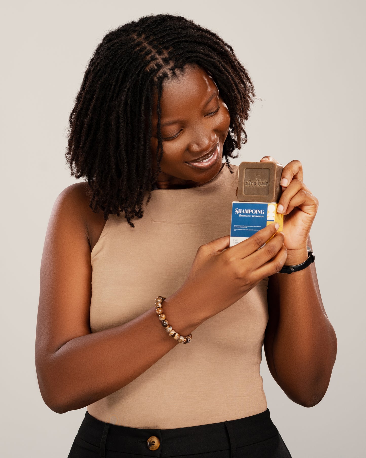 SHAMPOING FORTIFIANT ET REVITALISANT